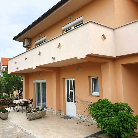 Apartments Elvira Krk Town Exteriér fotografie